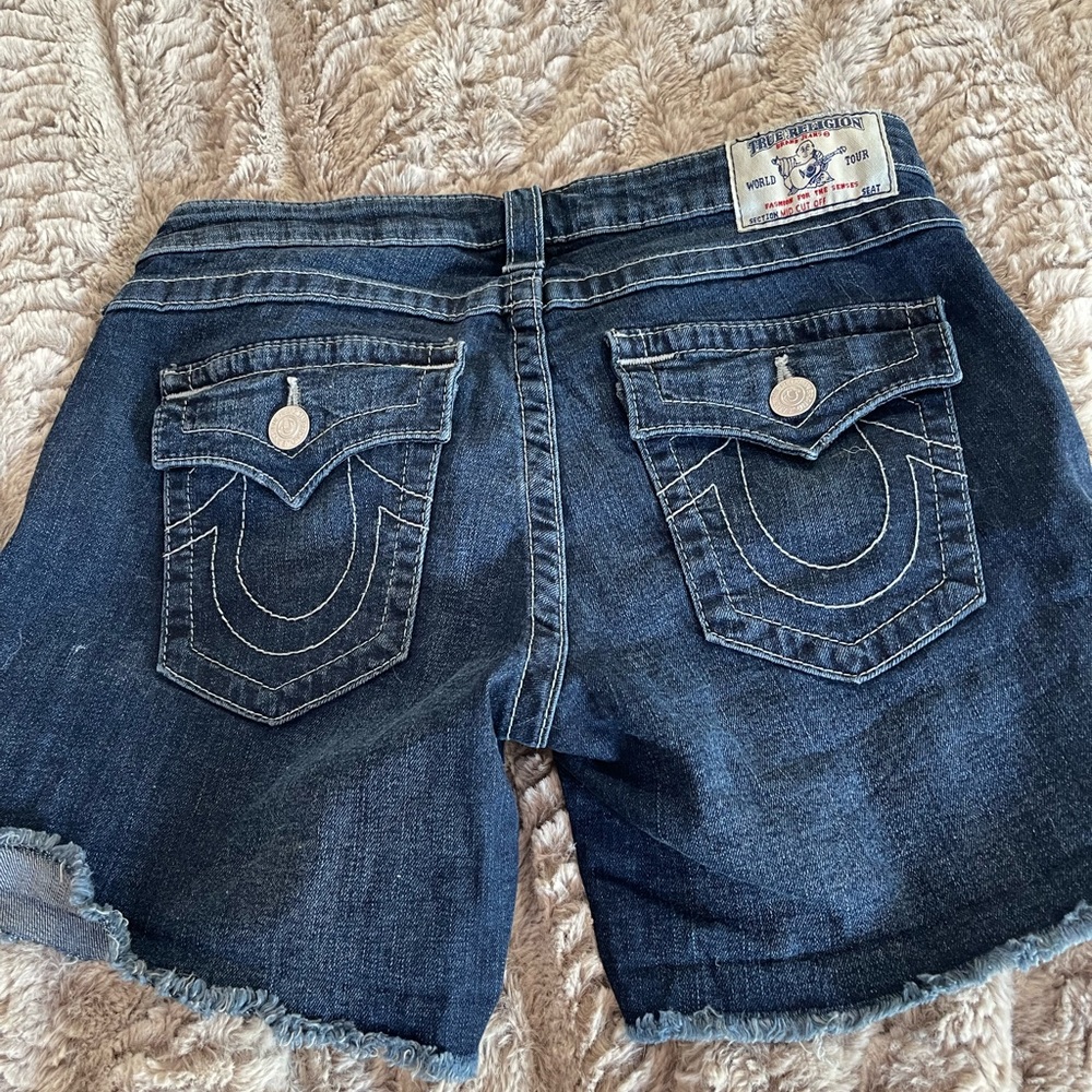 True Religion MID CUTOFF size 29 excellent condition